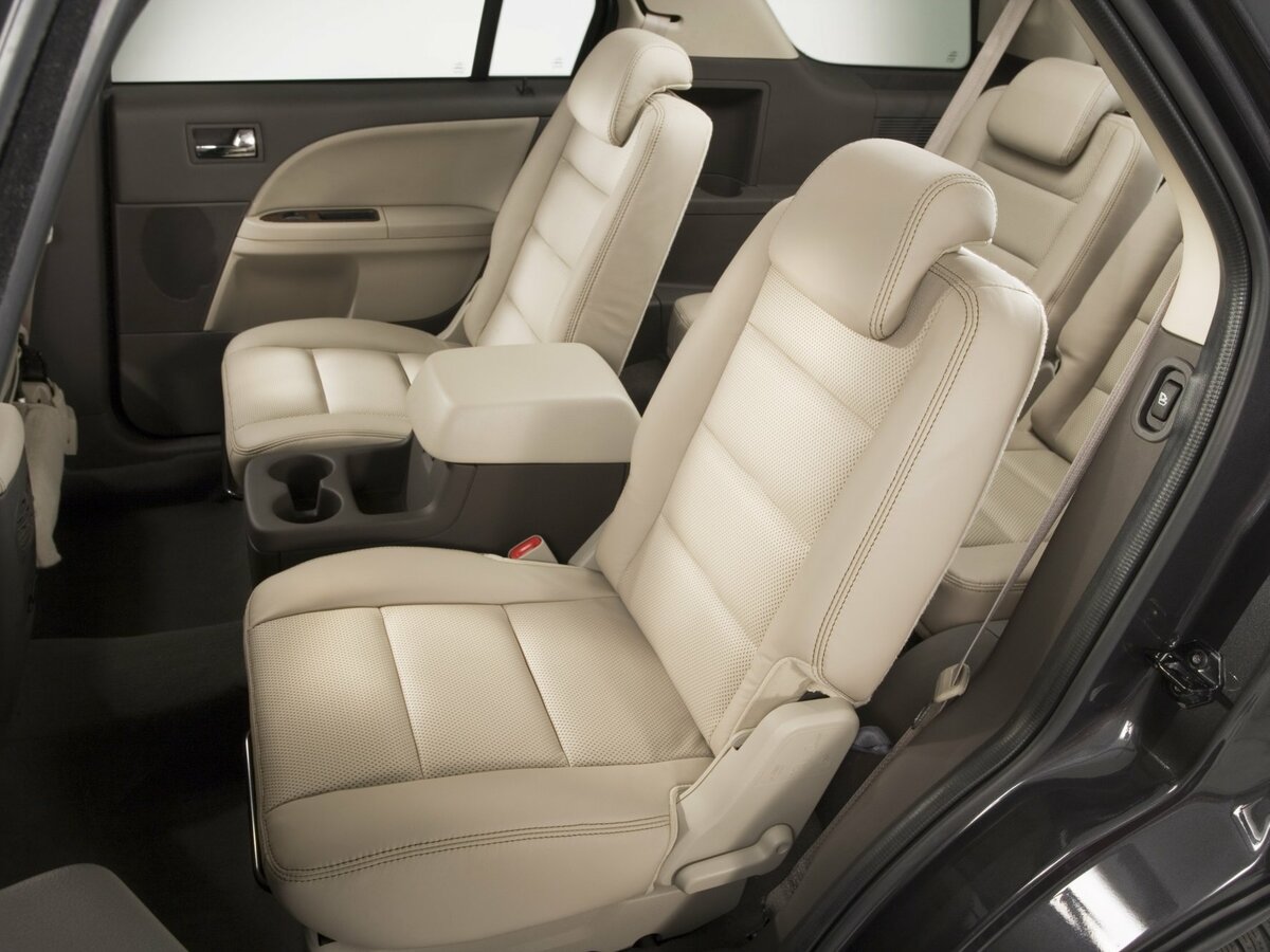 Ford Taurus X 2007 – 2009 Внедорожник 5 дв. — фото 8