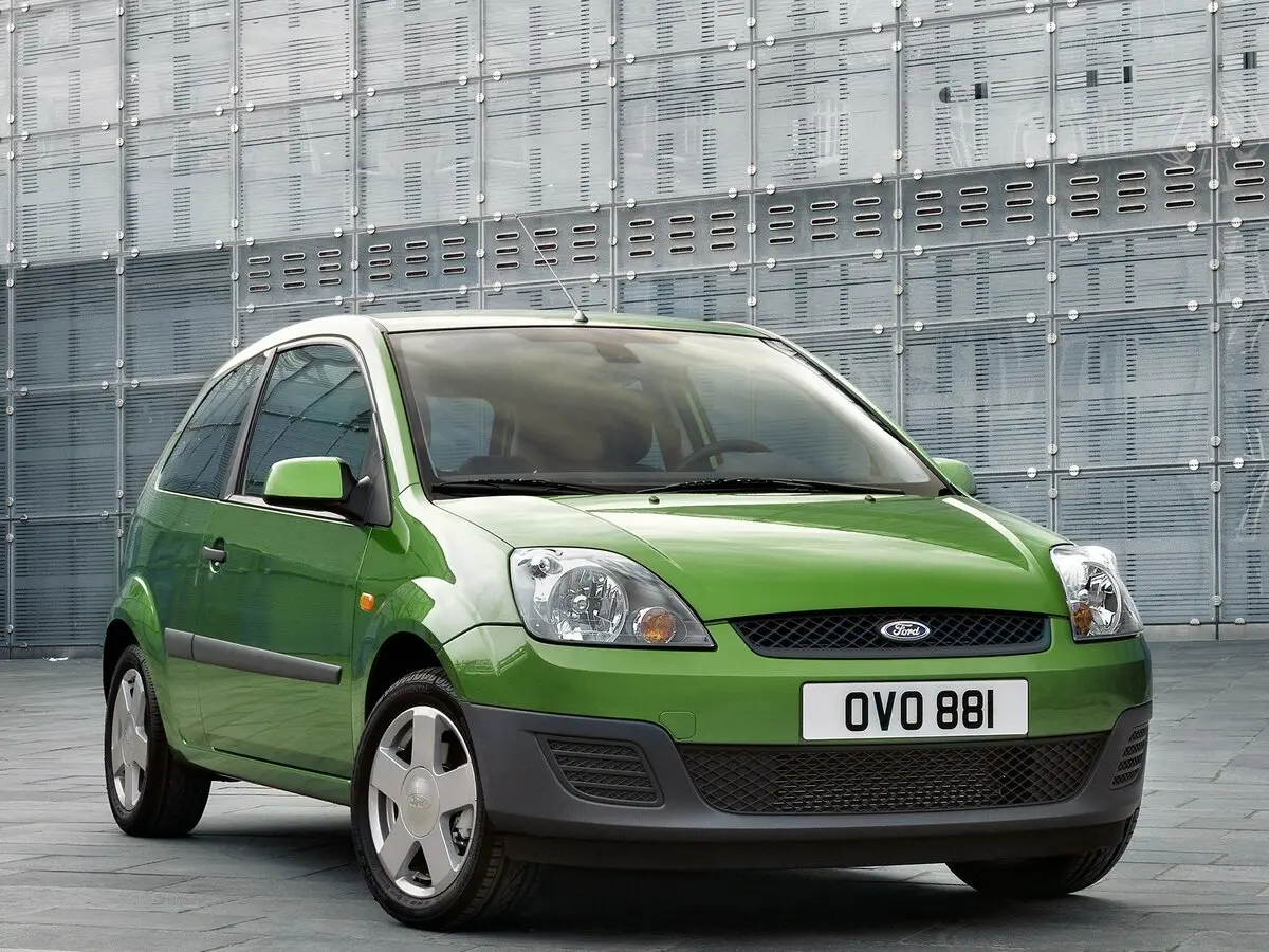 Ford Fiesta Mk5 Хэтчбек 3 дв. — photo 3