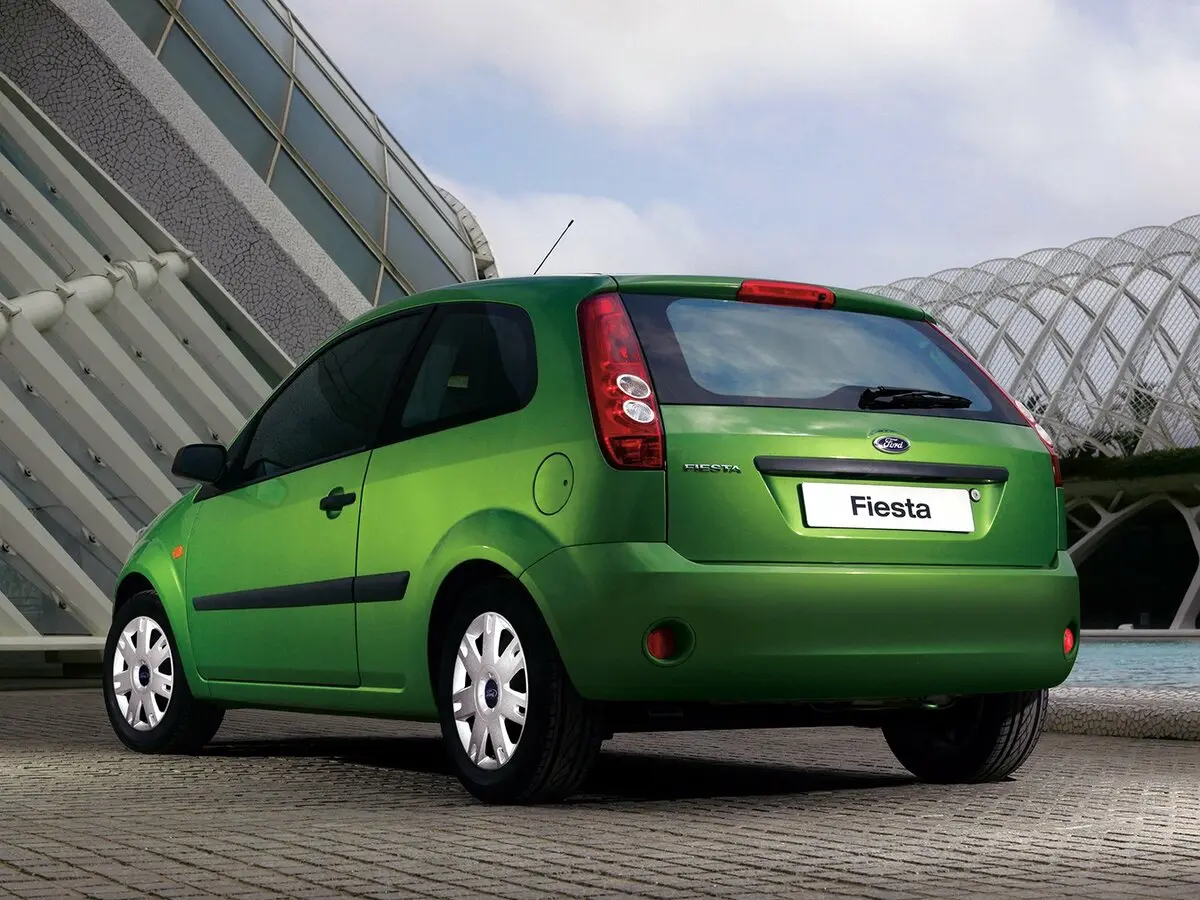 Ford Fiesta Mk5 Хэтчбек 3 дв. — photo 5