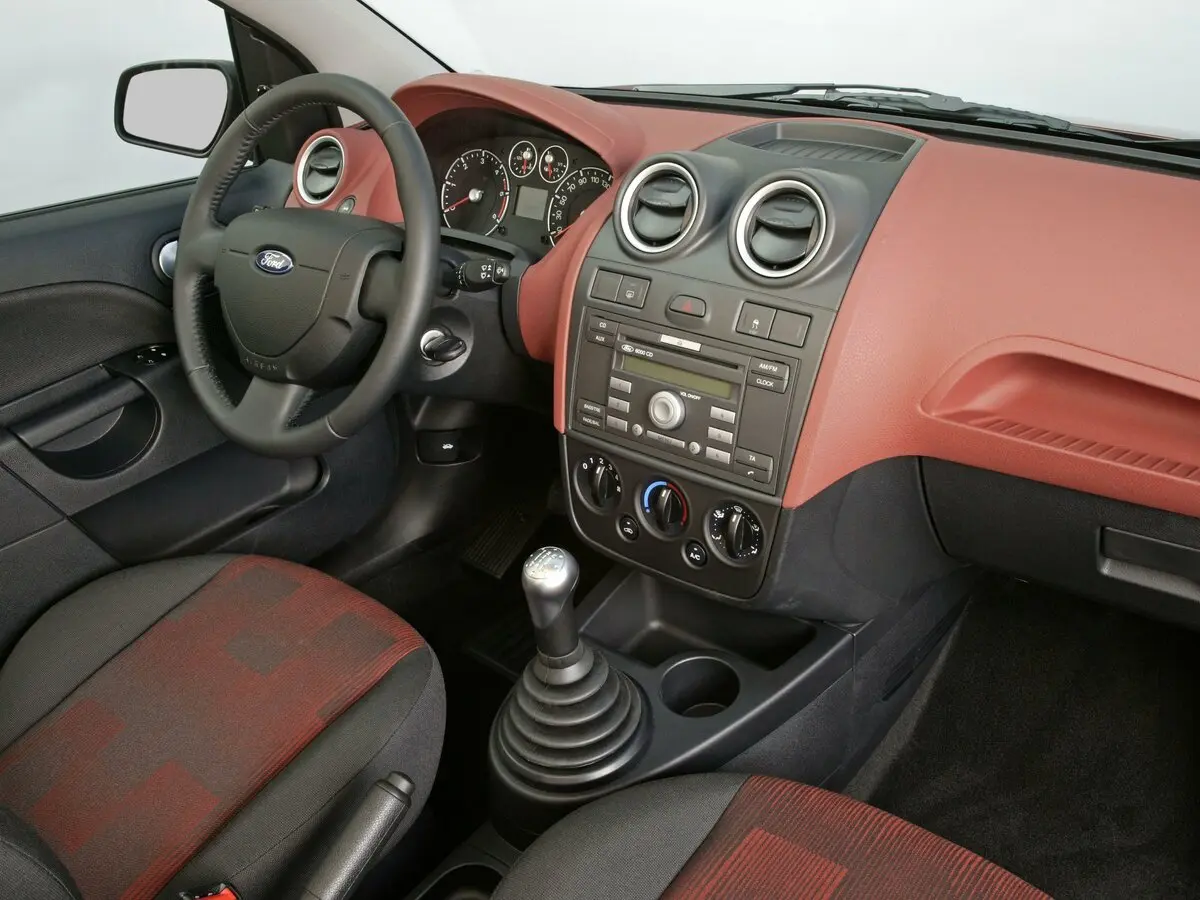 Ford Fiesta Mk5 Хэтчбек 3 дв. — photo 6