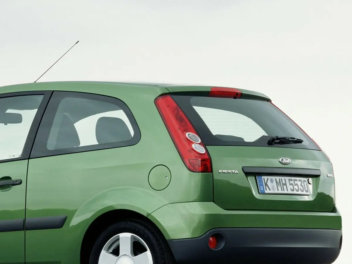 Ford Fiesta Mk5 Хэтчбек 3 дв. — photo 8