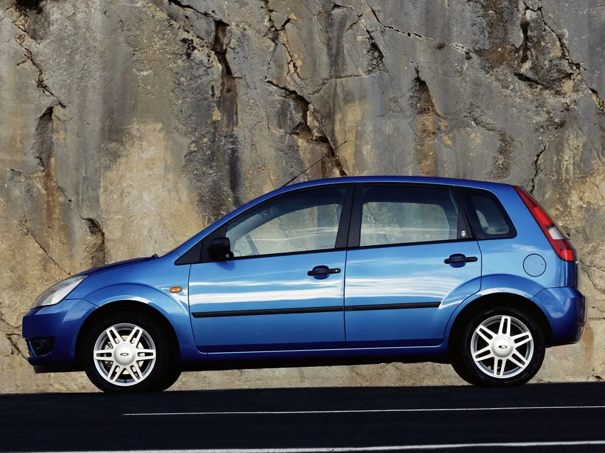 Ford Fiesta Mk5 Хэтчбек 5 дв. — сүрөт 2