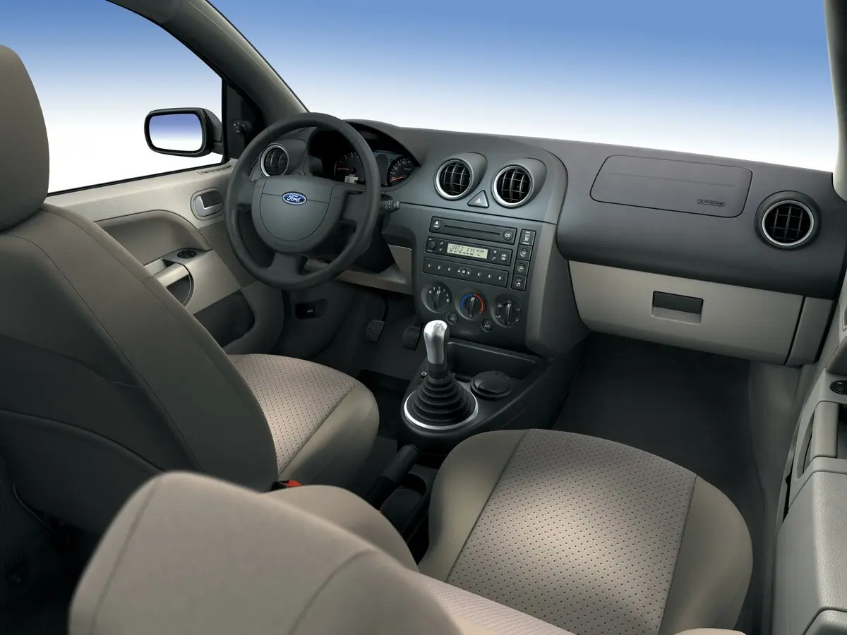 Ford Fiesta Mk5 Хэтчбек 5 дв. — сүрөт 5