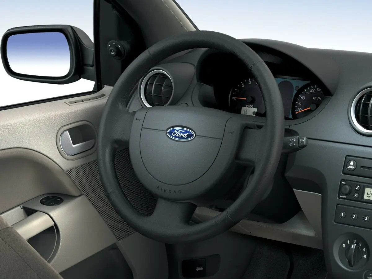 Ford Fiesta Mk5 Хэтчбек 5 дв. — сүрөт 6