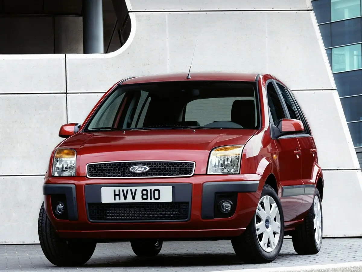 Ford Fusion I Рестайлинг Хэтчбек 5 дв. — photo 2