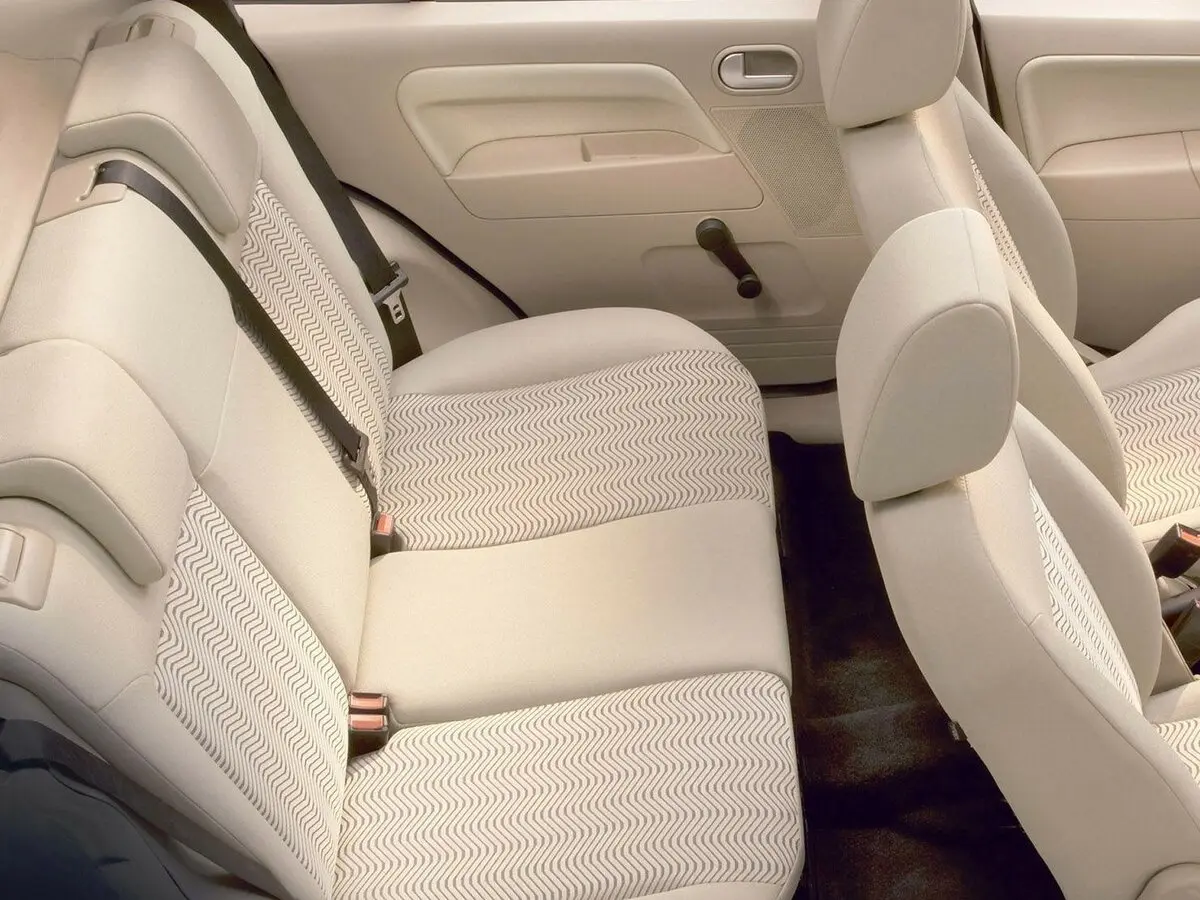Ford Fusion I Рестайлинг Хэтчбек 5 дв. — photo 6