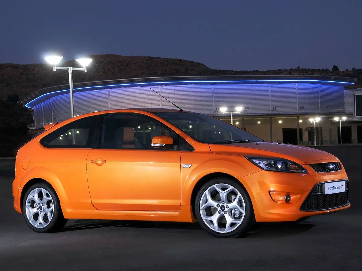 Ford Focus ST II Рестайлинг Хэтчбек 3 дв. — photo 2