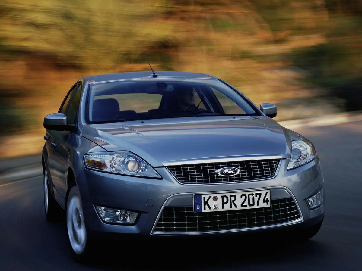 Ford Mondeo IV Лифтбек — фото 3