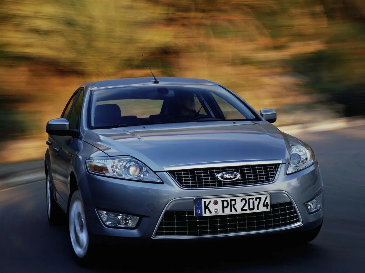 Ford Mondeo IV Седан — фото 3
