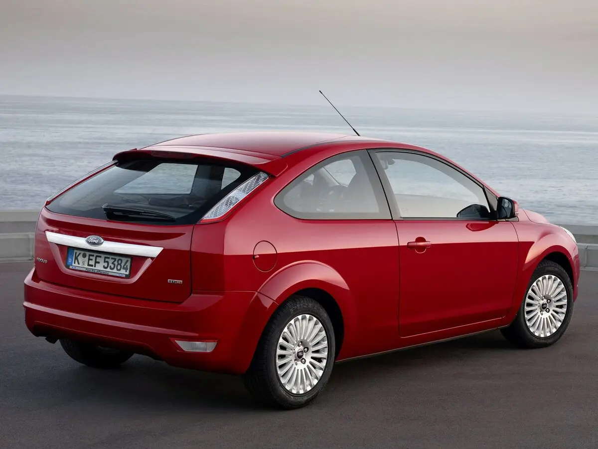 Ford Focus II Рестайлинг Хэтчбек 3 дв. — фото 4