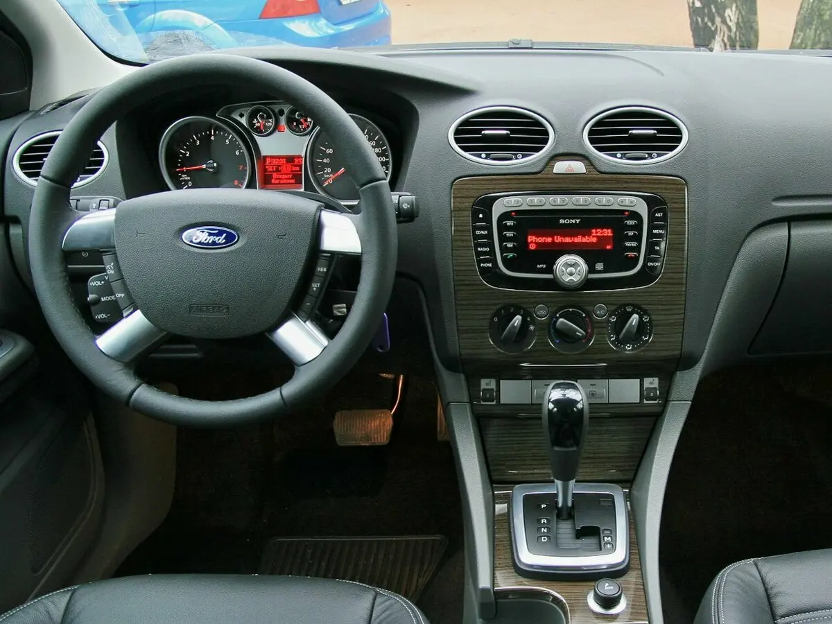 Ford Focus II Рестайлинг Хэтчбек 3 дв. — фото 5