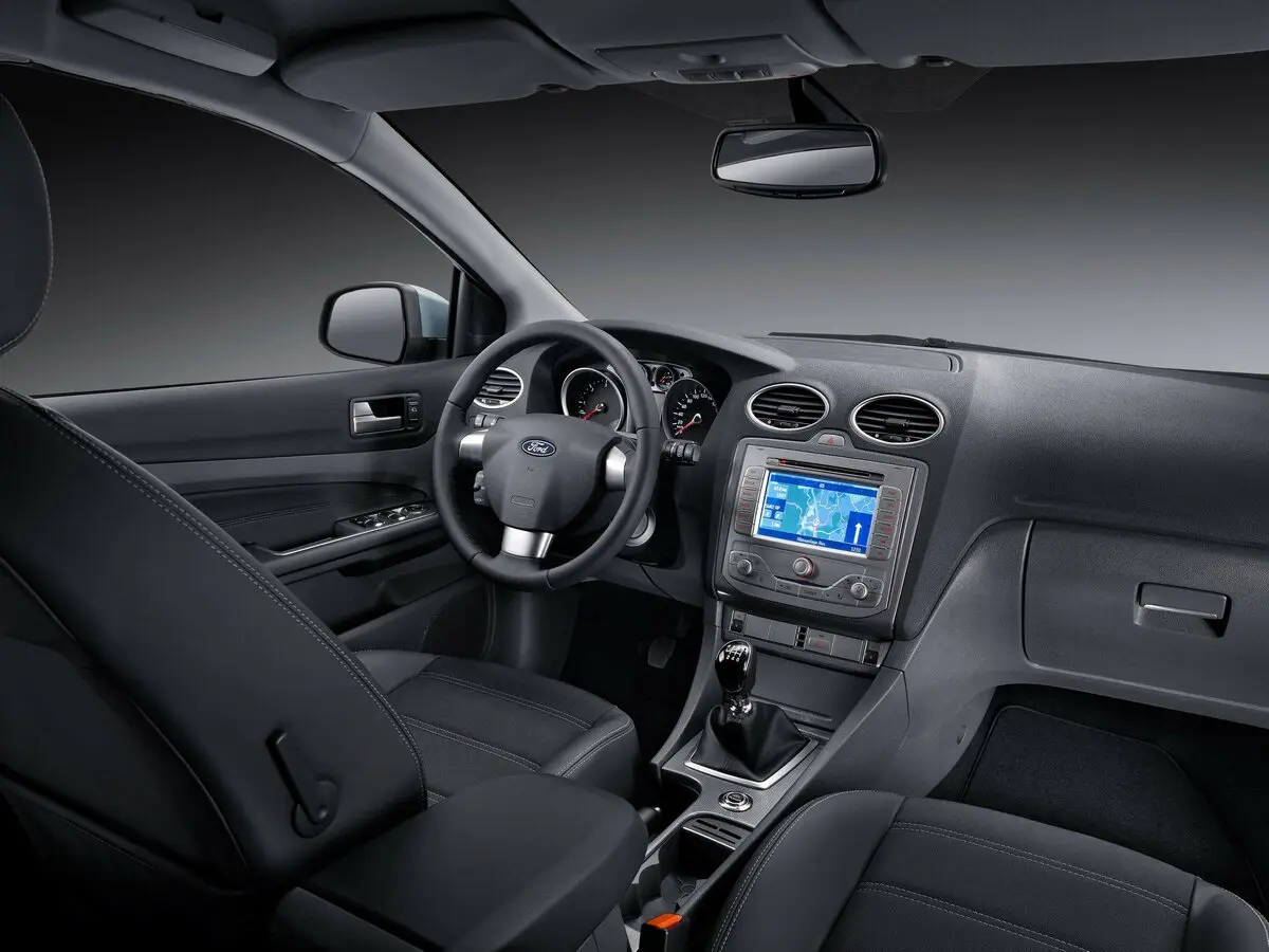 Ford Focus II Рестайлинг Хэтчбек 3 дв. — фото 6