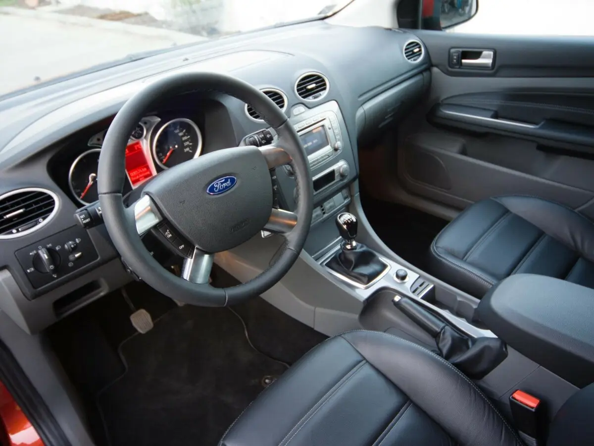 Ford Focus II Рестайлинг Хэтчбек 3 дв. — фото 7