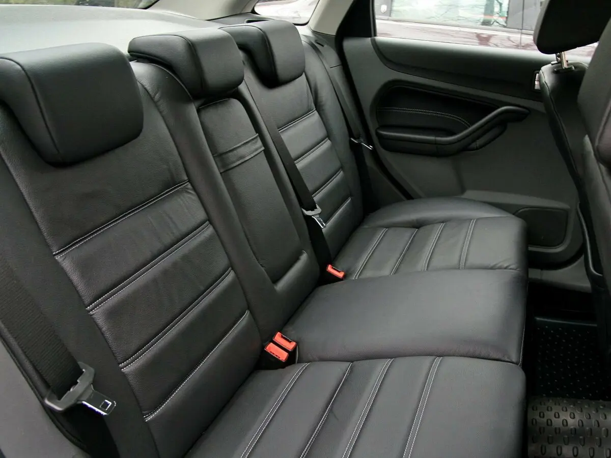 Ford Focus II Рестайлинг Седан — фото 10