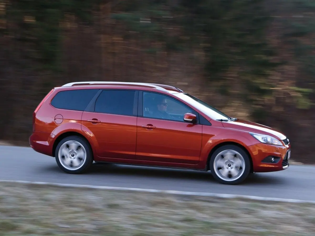 Ford Focus II Рестайлинг Универсал 5 дв. — фото 2