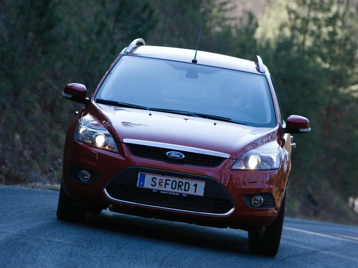 Ford Focus II Рестайлинг Универсал 5 дв. — фото 3