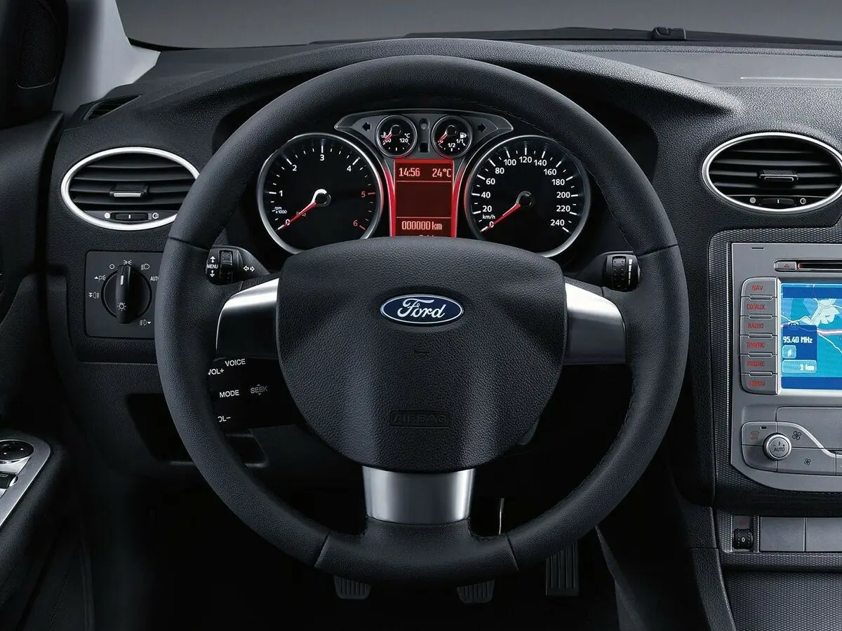 Ford Focus II Рестайлинг Универсал 5 дв. — фото 9