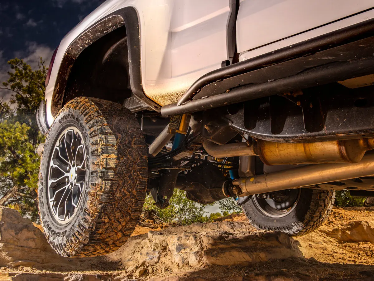 Chevrolet Colorado II Пикап Полуторная кабина ZR2 Extended Cab — сүрөт 12