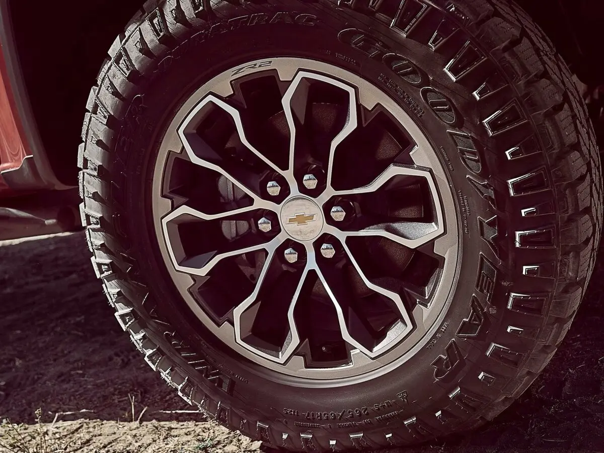 Chevrolet Colorado II Пикап Полуторная кабина ZR2 Extended Cab — сүрөт 13