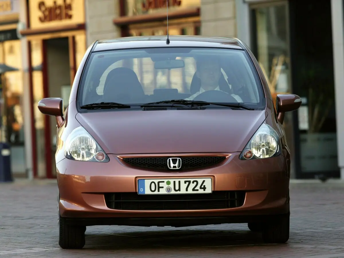 Honda Jazz I Рестайлинг Хэтчбек 5 дв. — фото 3