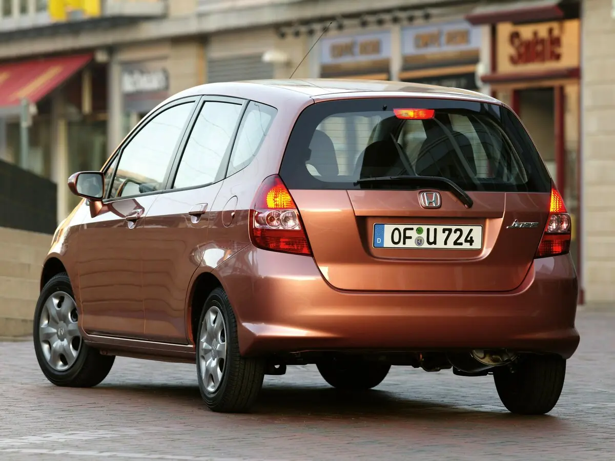 Honda Jazz I Рестайлинг Хэтчбек 5 дв. — фото 5