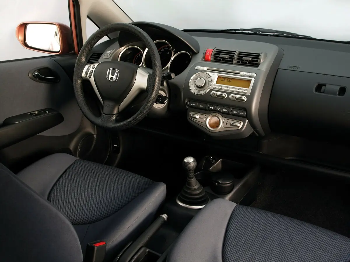 Honda Jazz I Рестайлинг Хэтчбек 5 дв. — фото 7
