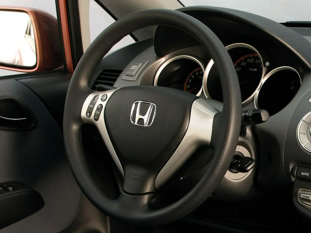 Honda Jazz I Рестайлинг Хэтчбек 5 дв. — фото 9
