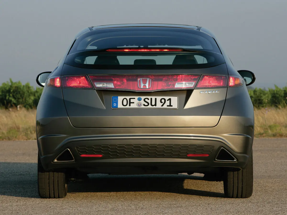 Honda Civic VIII Хэтчбек 5 дв. — фото 4