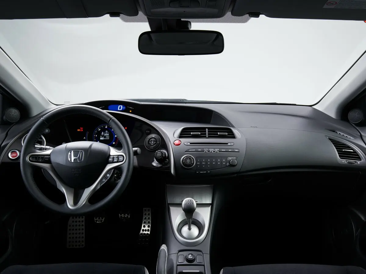 Honda Civic VIII Хэтчбек 5 дв. — фото 6