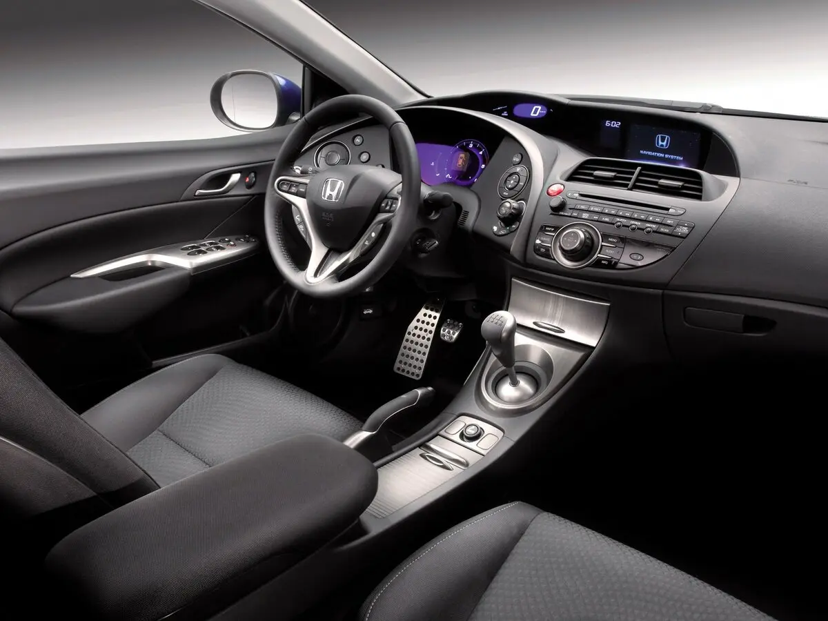 Honda Civic VIII Хэтчбек 5 дв. — фото 7