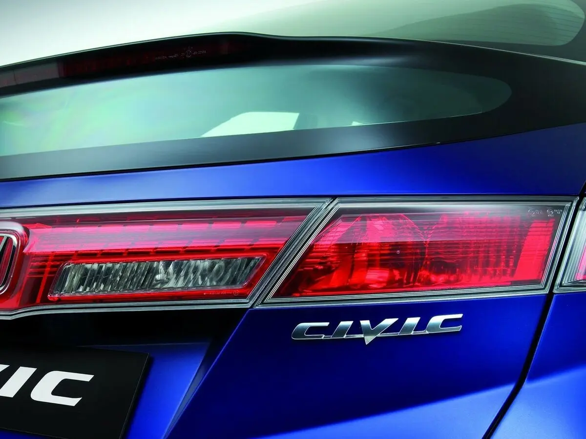 Honda Civic VIII Хэтчбек 5 дв. — фото 14