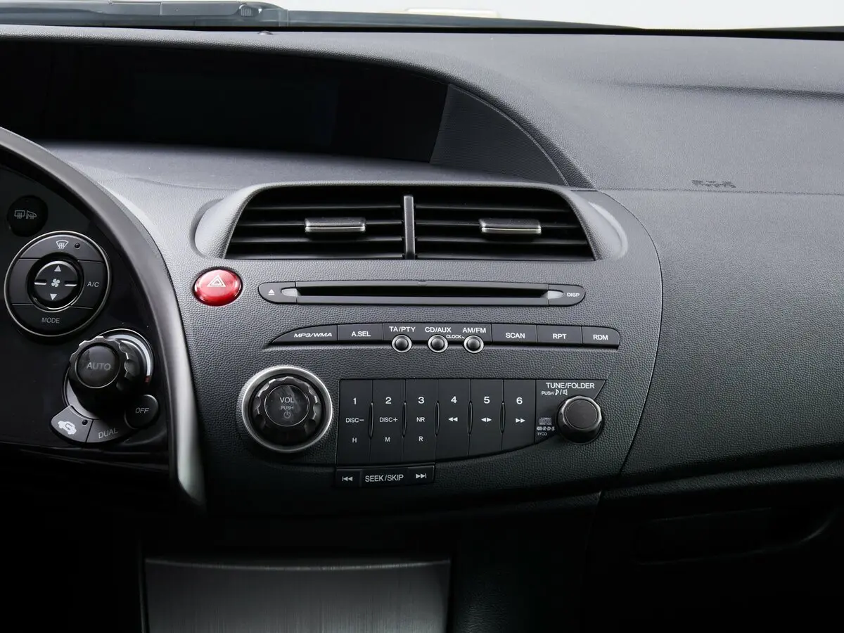Honda Civic VIII Хэтчбек 5 дв. — фото 16