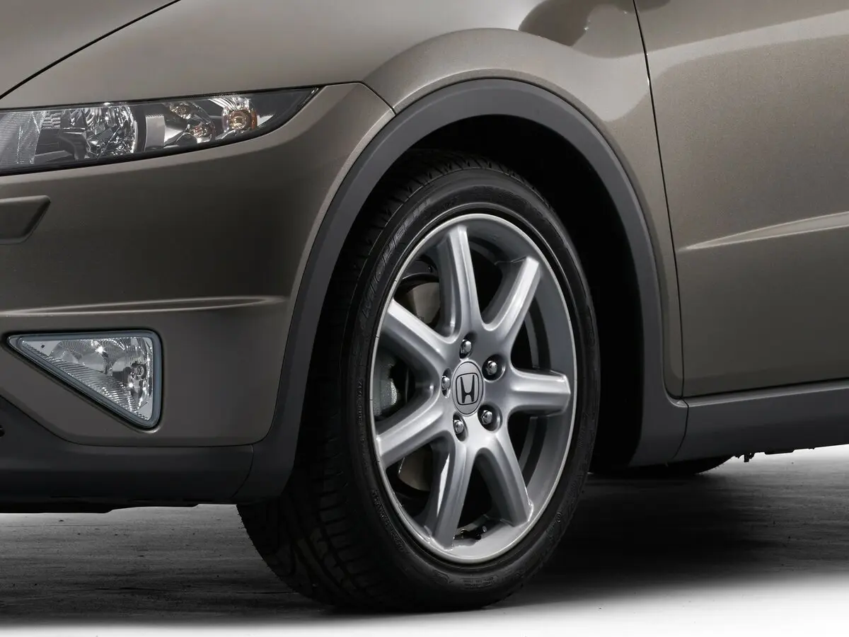Honda Civic VIII Хэтчбек 5 дв. — фото 17