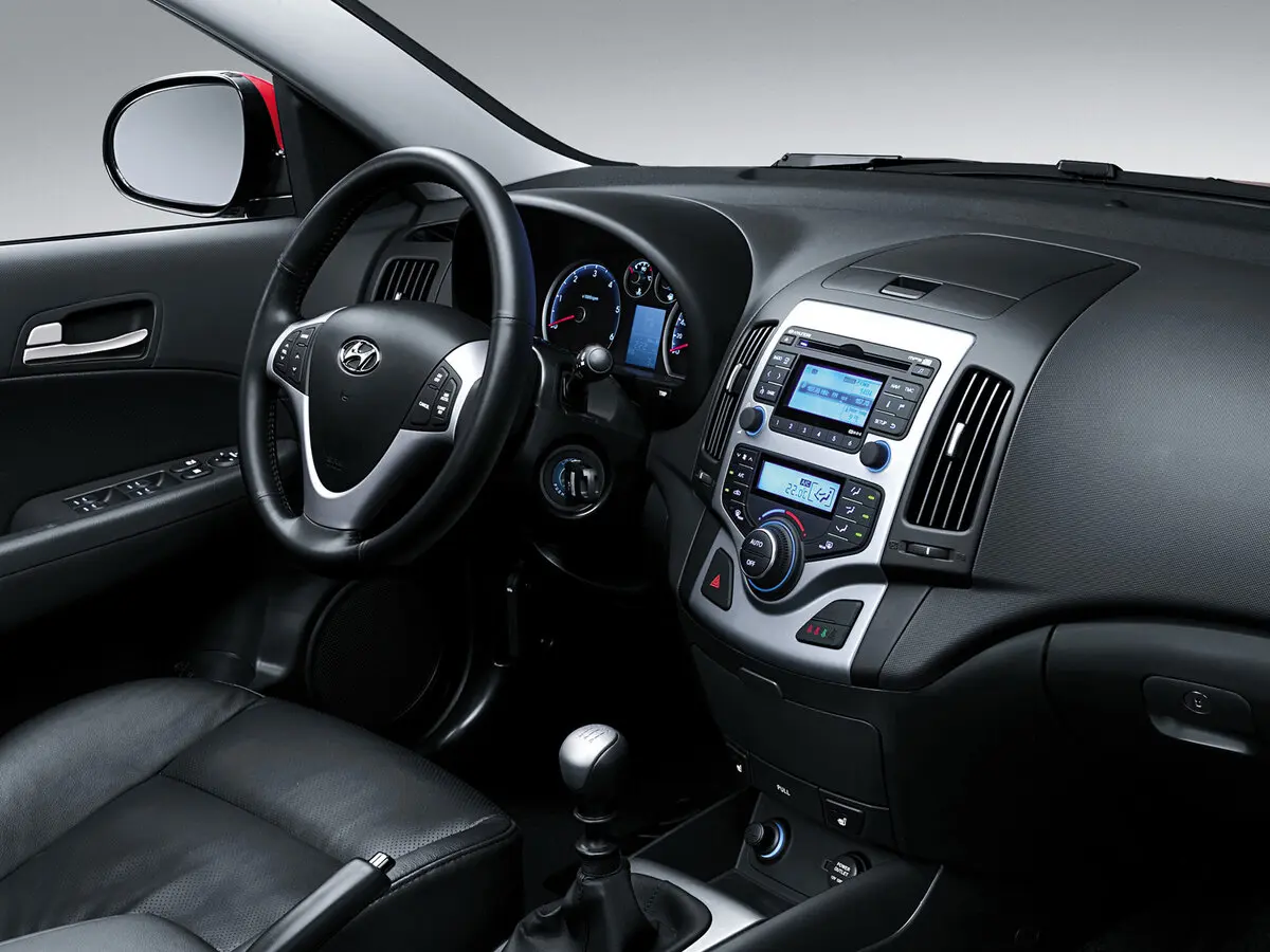 Hyundai i30 I Хэтчбек 5 дв. — фото 7