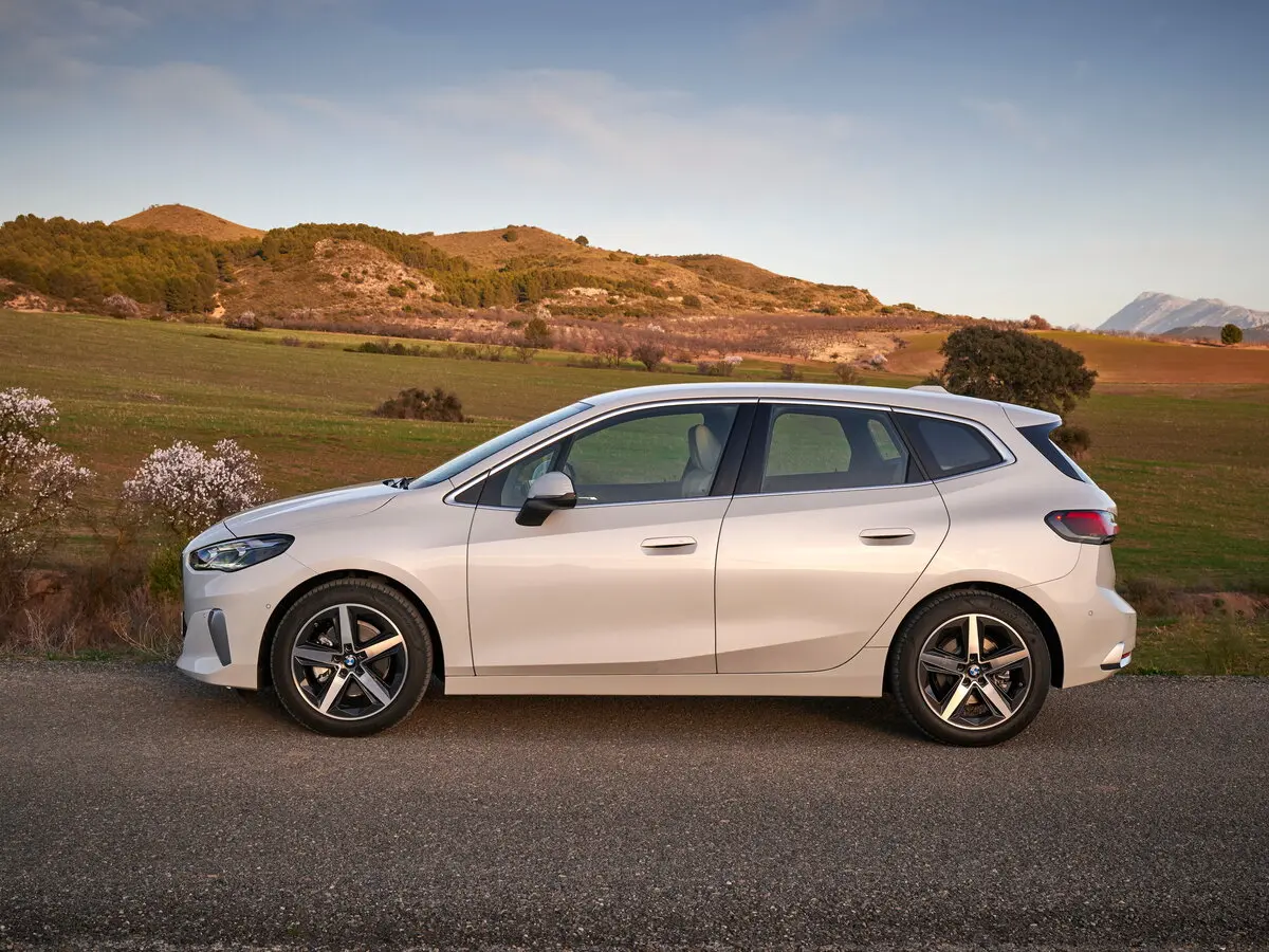 BMW 2 серии Active Tourer U06 Компактвэн — photo 2