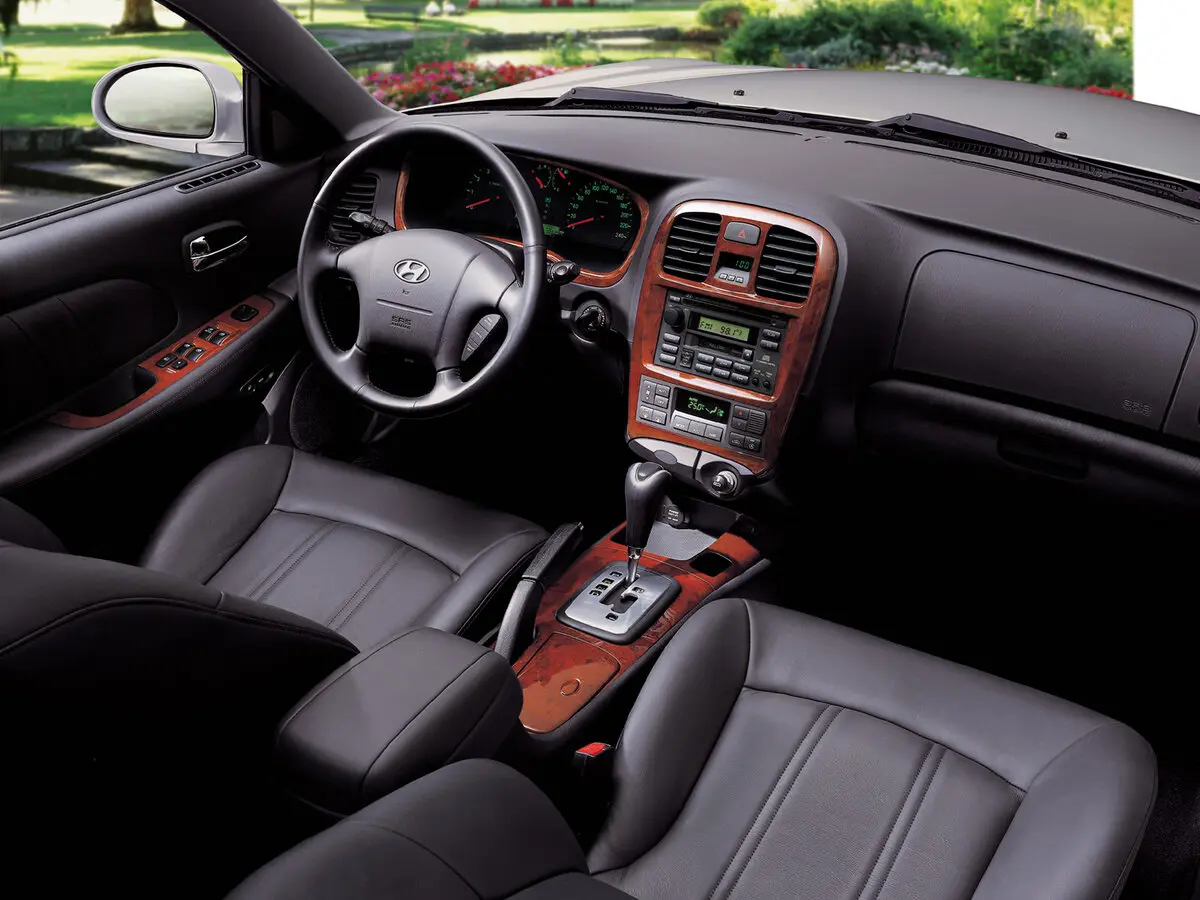 Hyundai Sonata IV (EF) Рестайлинг Седан — фото 6