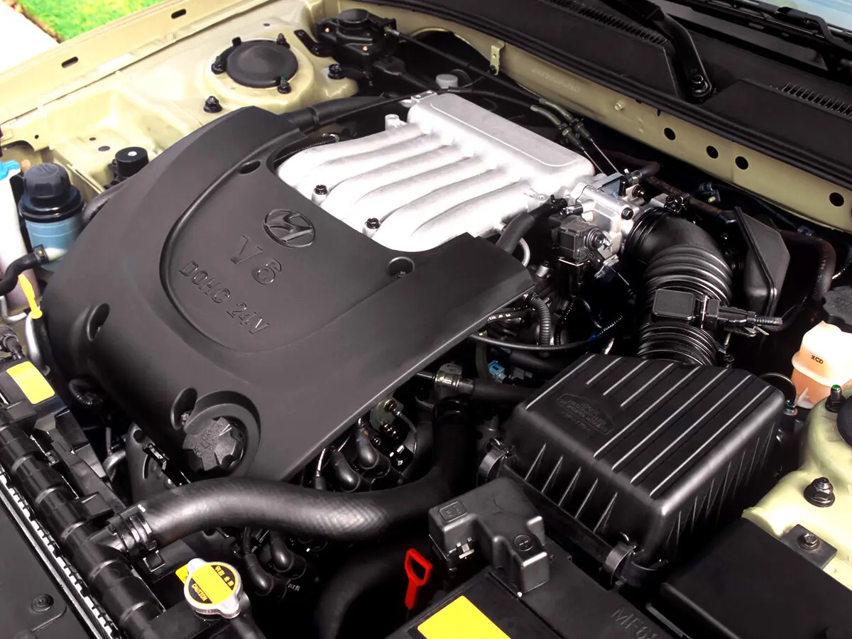 Hyundai Sonata IV (EF) Рестайлинг Седан — фото 11