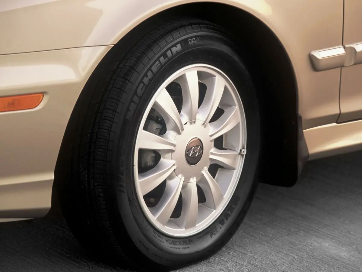 Hyundai Sonata IV (EF) Рестайлинг Седан — фото 12