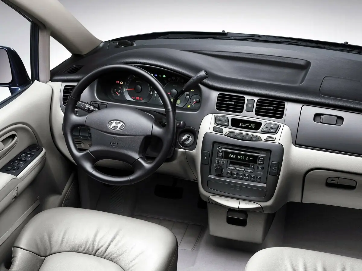 Hyundai Trajet I Рестайлинг Компактвэн — 照片 6