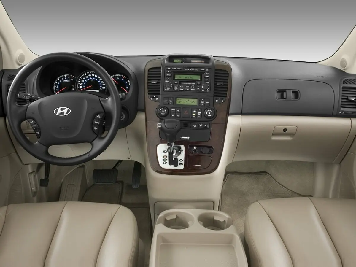 Hyundai Entourage 2006 – 2009 Минивэн — сүрөт 5