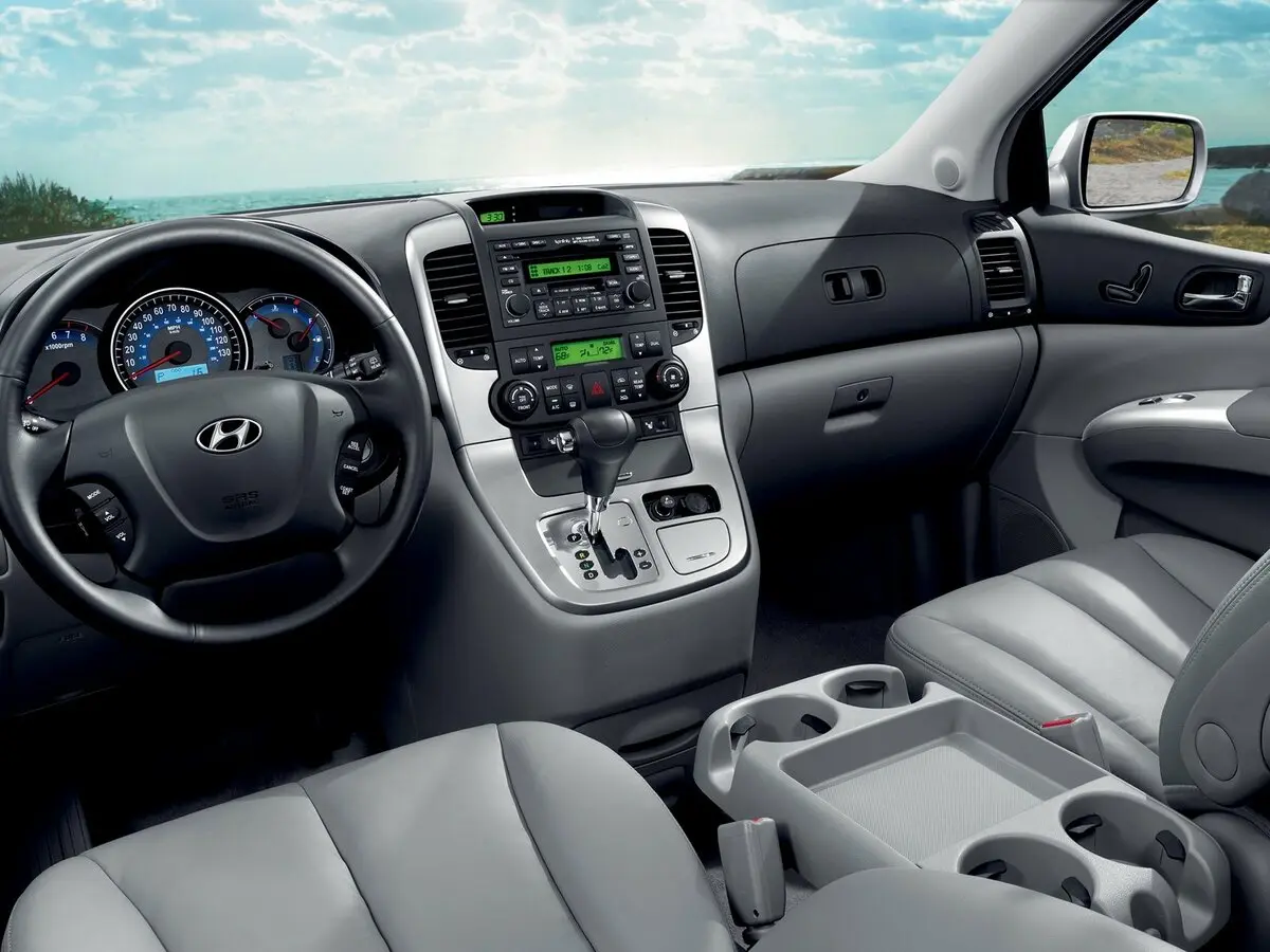 Hyundai Entourage 2006 – 2009 Минивэн — сүрөт 7