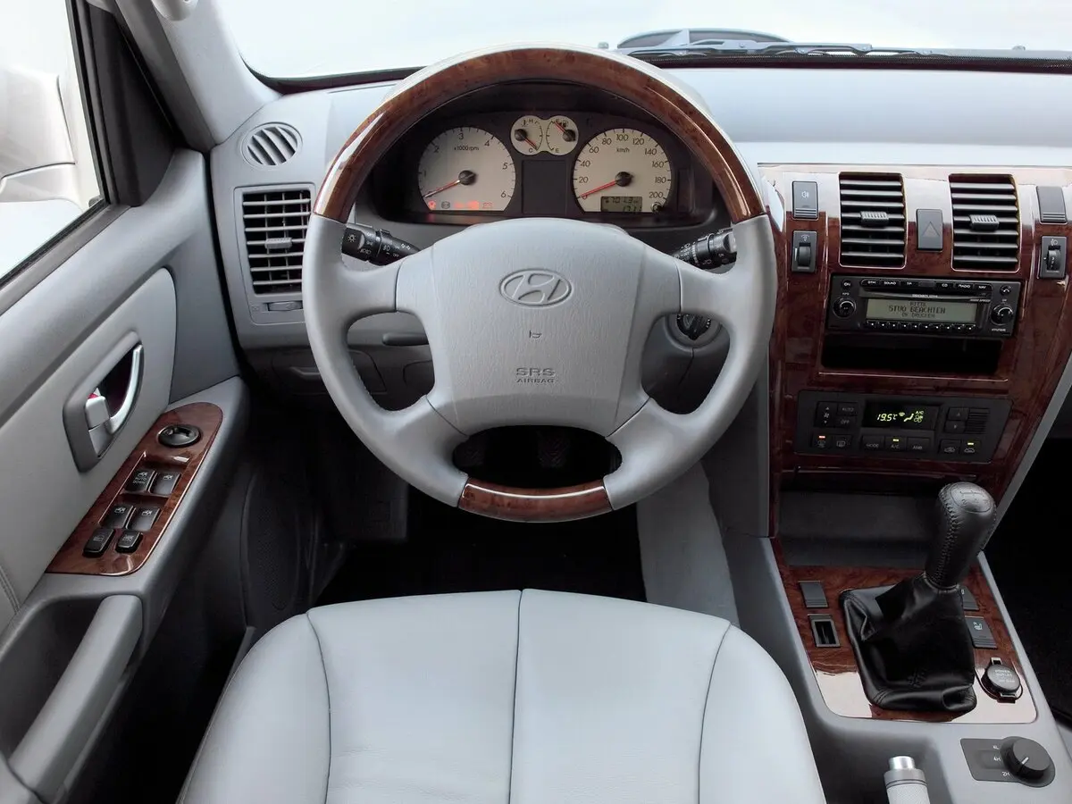 Hyundai Terracan I Рестайлинг Внедорожник 5 дв. — сүрөт 5