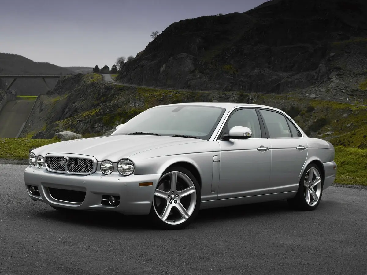 Jaguar XJ III (X350/X358) Седан