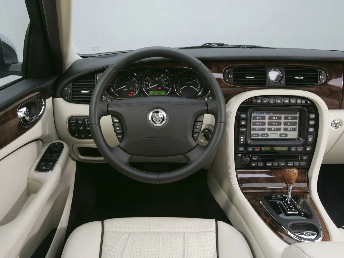 Jaguar XJ III (X350/X358) Седан — сүрөт 5