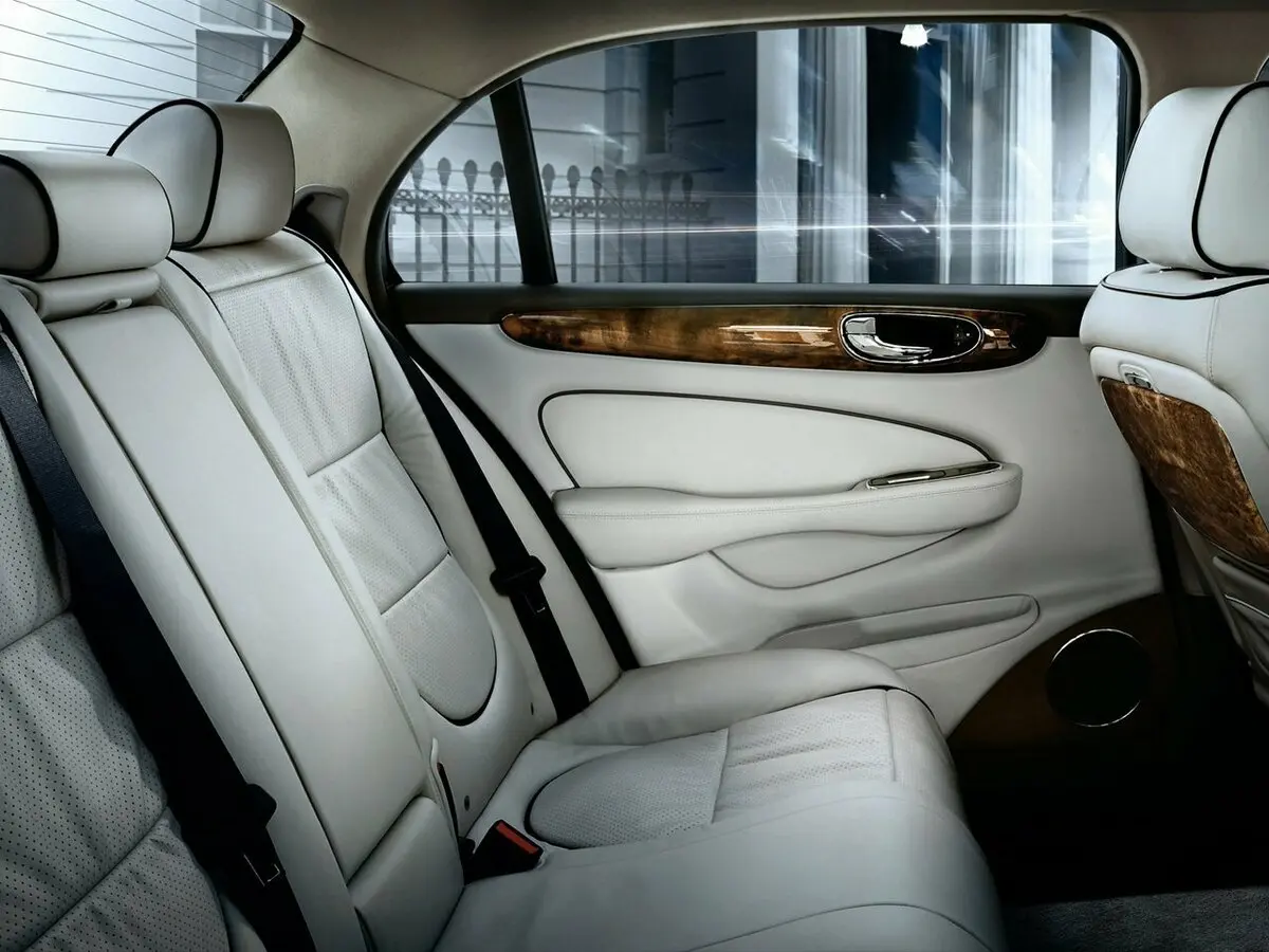 Jaguar XJ III (X350/X358) Седан — сүрөт 9