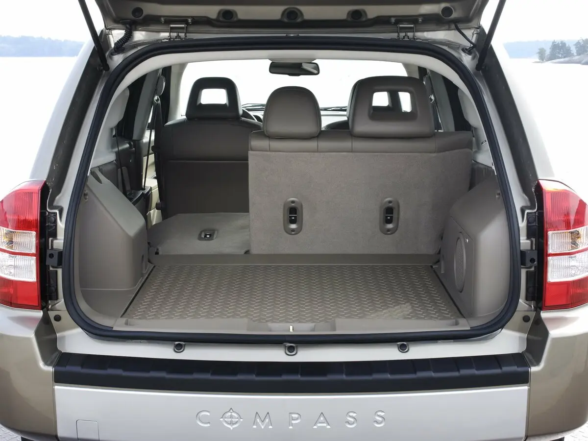 Jeep Compass I Внедорожник 5 дв. — сүрөт 13