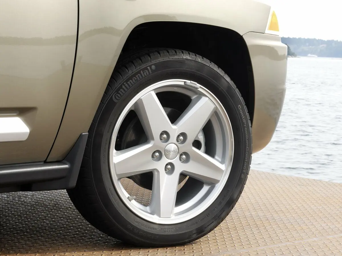 Jeep Compass I Внедорожник 5 дв. — сүрөт 15