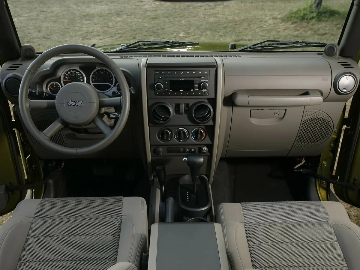 Jeep Wrangler III (JK) Внедорожник 5 дв. — фото 6