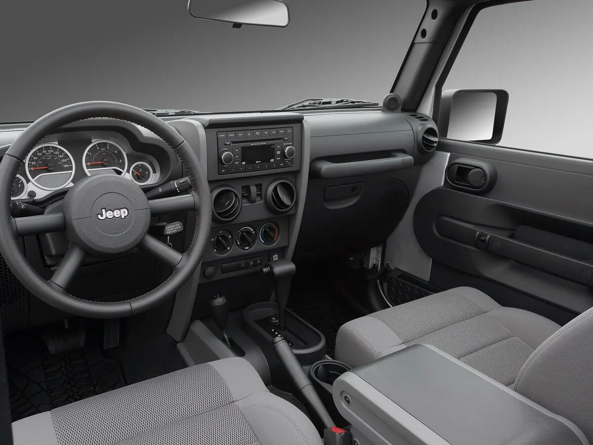 Jeep Wrangler III (JK) Внедорожник 5 дв. — фото 8
