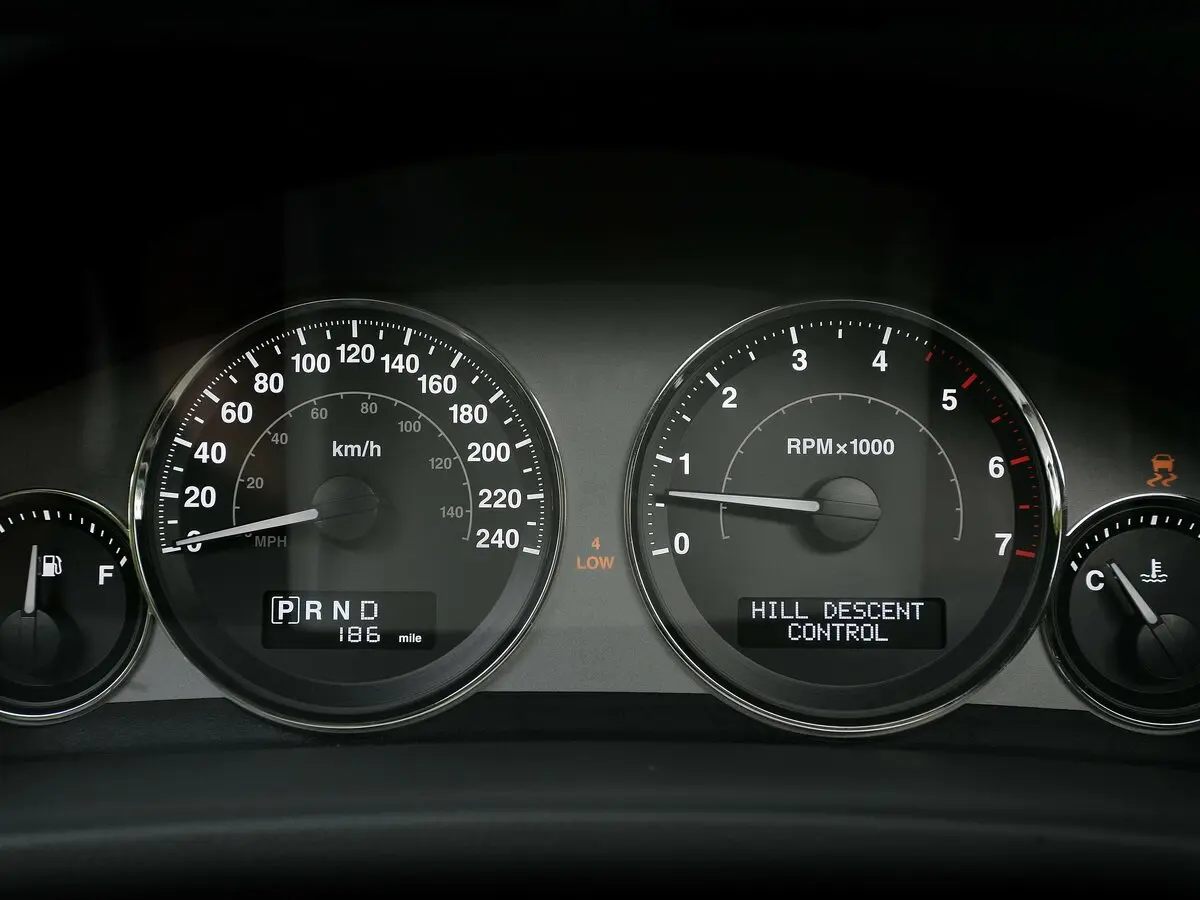 Jeep Grand Cherokee III (WK) Внедорожник 5 дв. — сүрөт 9